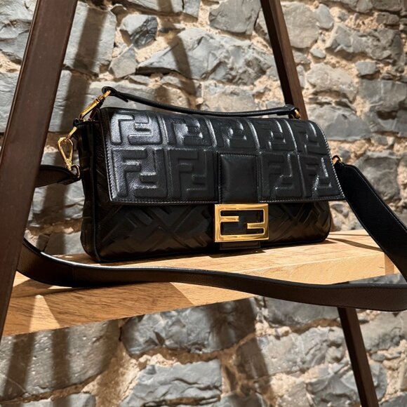 Fendi Black Leather FF Embossed Large Baguette Two Way Bag - Picture 2 of 16